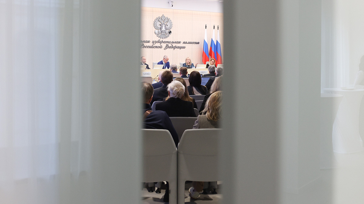 По словам Памфиловой, даже в экстремальных условиях ЦИК пытается соответствовать всем базовым стандартам выборов
