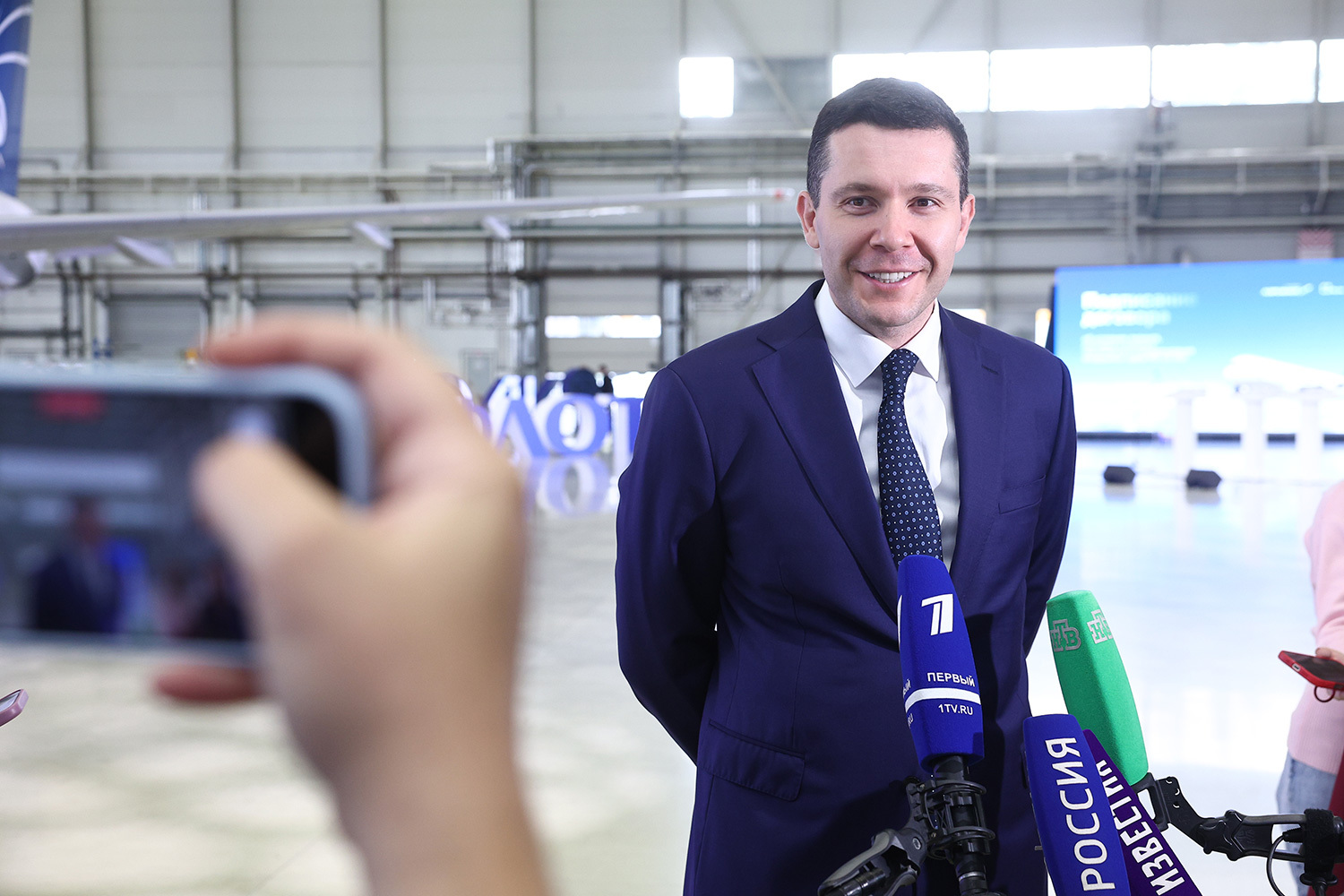 По словам главы Минпромторга Антона Алиханова, МС-21 завершит сертификацию в соответствии с международными требованиями и стандартами ИКАО в 2027 г.