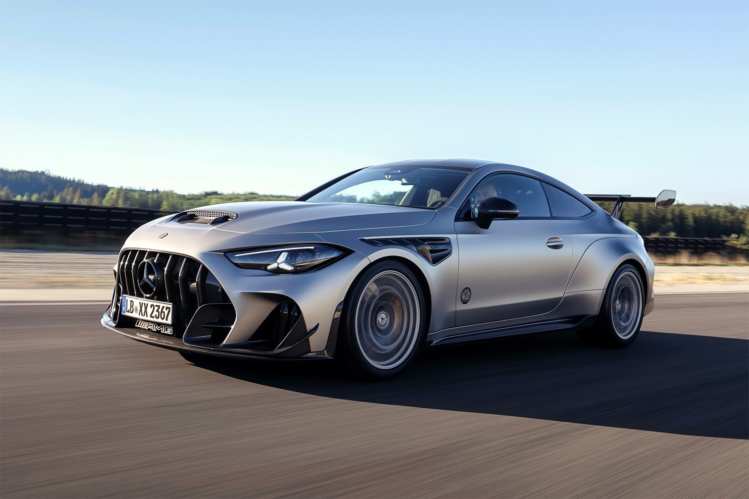 Mercedes для 30 фанатов