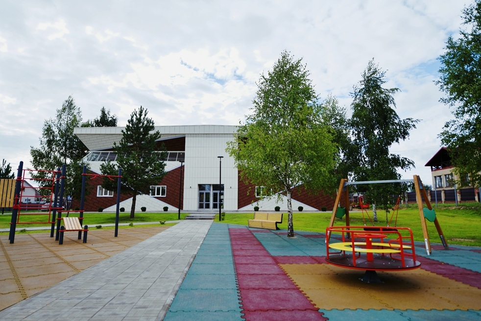 Городской сквер в поселке Верхнеднепровский
