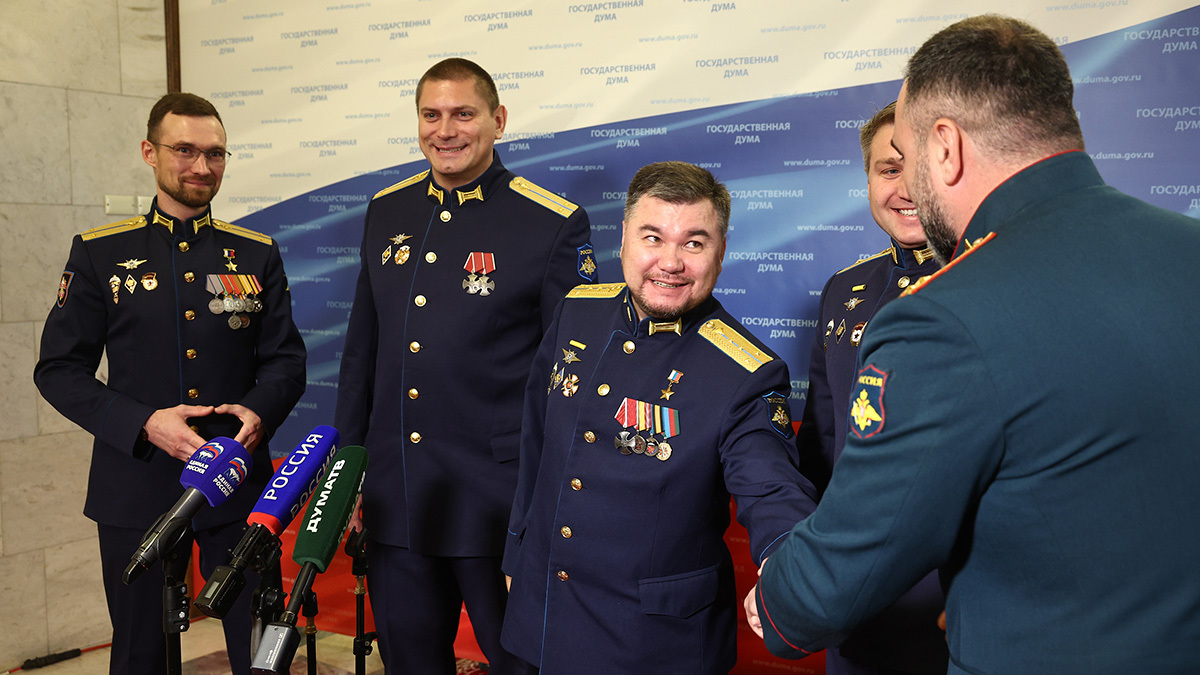 Депутаты призывали коллег оставить политические разногласия после выборов