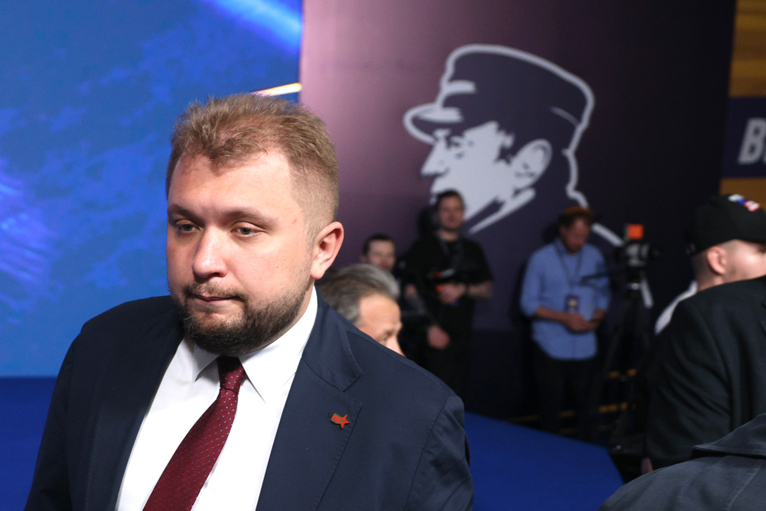 Председатель комитета по развитию гражданского общества Борис Чернышов (ЛДПР)В 2011-2014 гг. являлся помощником лидера ЛДПР Владимира Жириновского, затем возглавлял московское отделение партии, с 2017-го – член ее Высшего совета. В 2016 г. в возрасте 25 лет избрался в Госдуму, где занял пост зампреда комитета по образованию и науке. В 2020-2021 гг. являлся заместителем руководителя Рособрнадзора, после чего вернулся в Госдуму на должность вице-спикера.