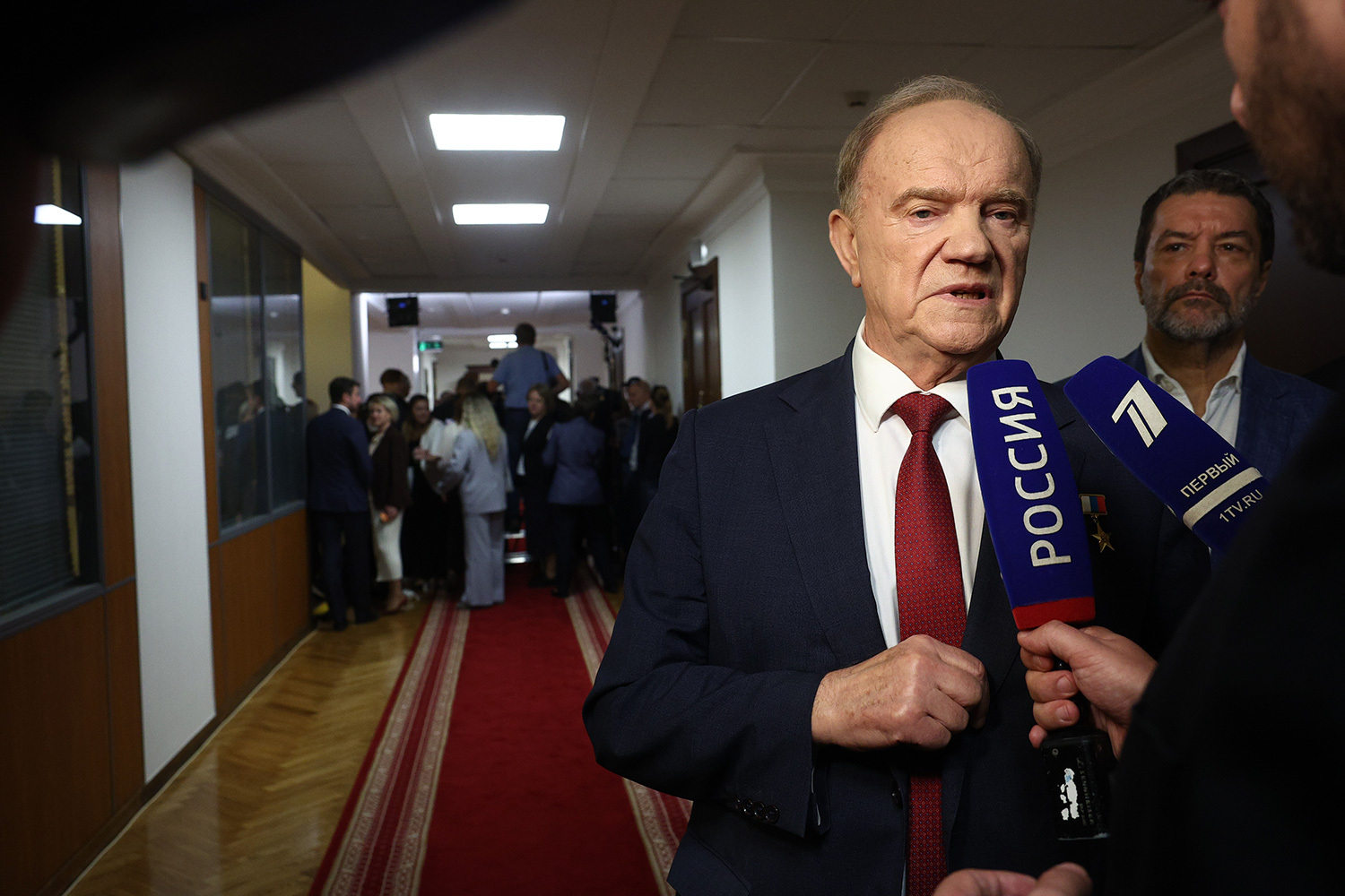 Геннадий Зюганов сохранил пост лидера фракции КПРФ.
