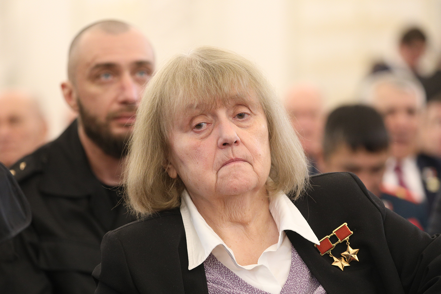 Космонавт Светлана Савицкая (КПРФ) получила «Золотую Звезду» дважды – в 1982 и 1984 гг. Первую – за мужество во время полета на корабле «Союз Т-7» и станции «Салют-7», вторую – за выход в открытый космос с корабля «Союз Т-12». Савицкая стала первой женщиной, переступившей порог космического аппарата.