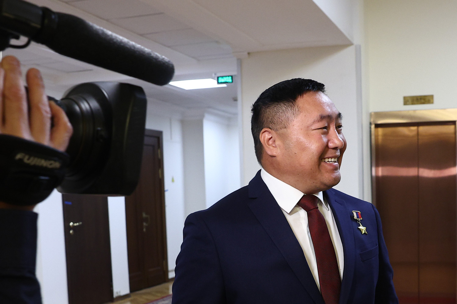 Командир штурмовой группы разведывательного батальона Буян Куулар («Единая Россия») стал Героем России 3 апреля 2024 г. Получив в бою тяжелое ранение, он сумел оказать помощь двум раненым товарищам и на себе вынес их из-под огня. 