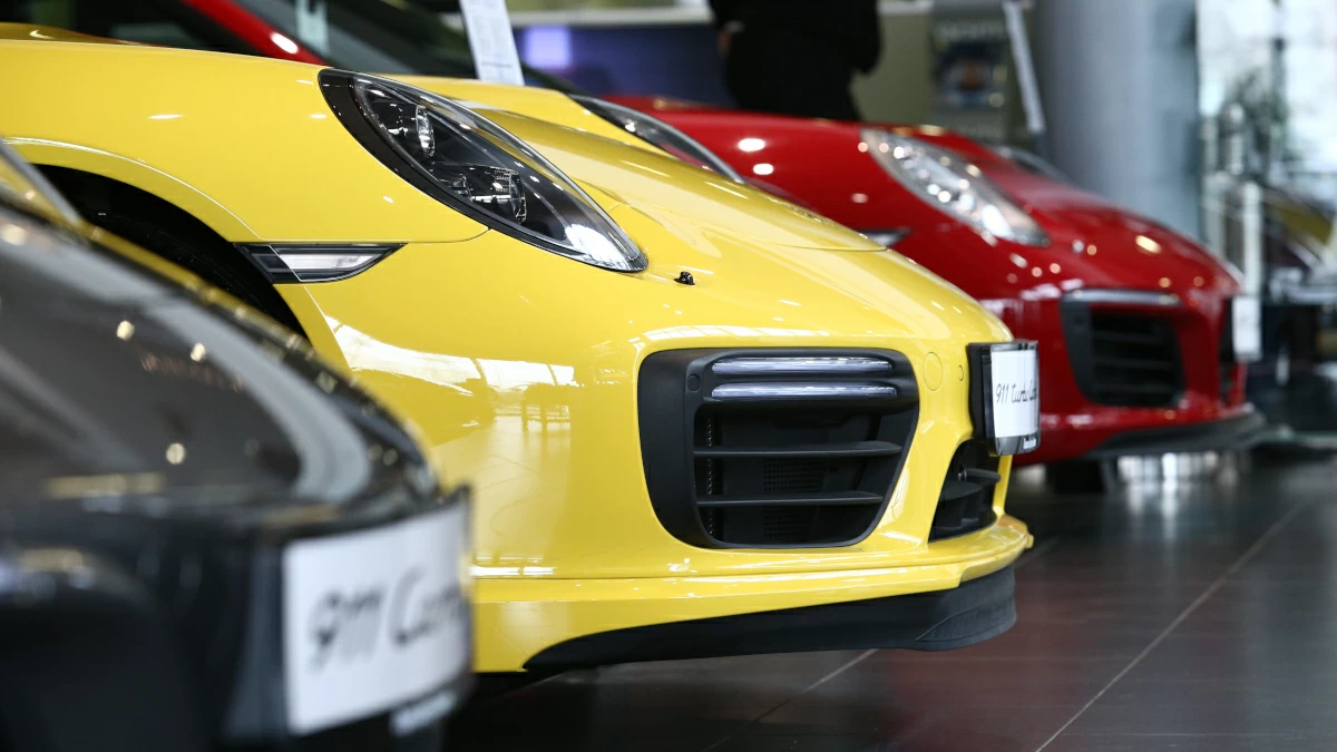 Porsche сократит до 40% руководства по новой стратегии развития