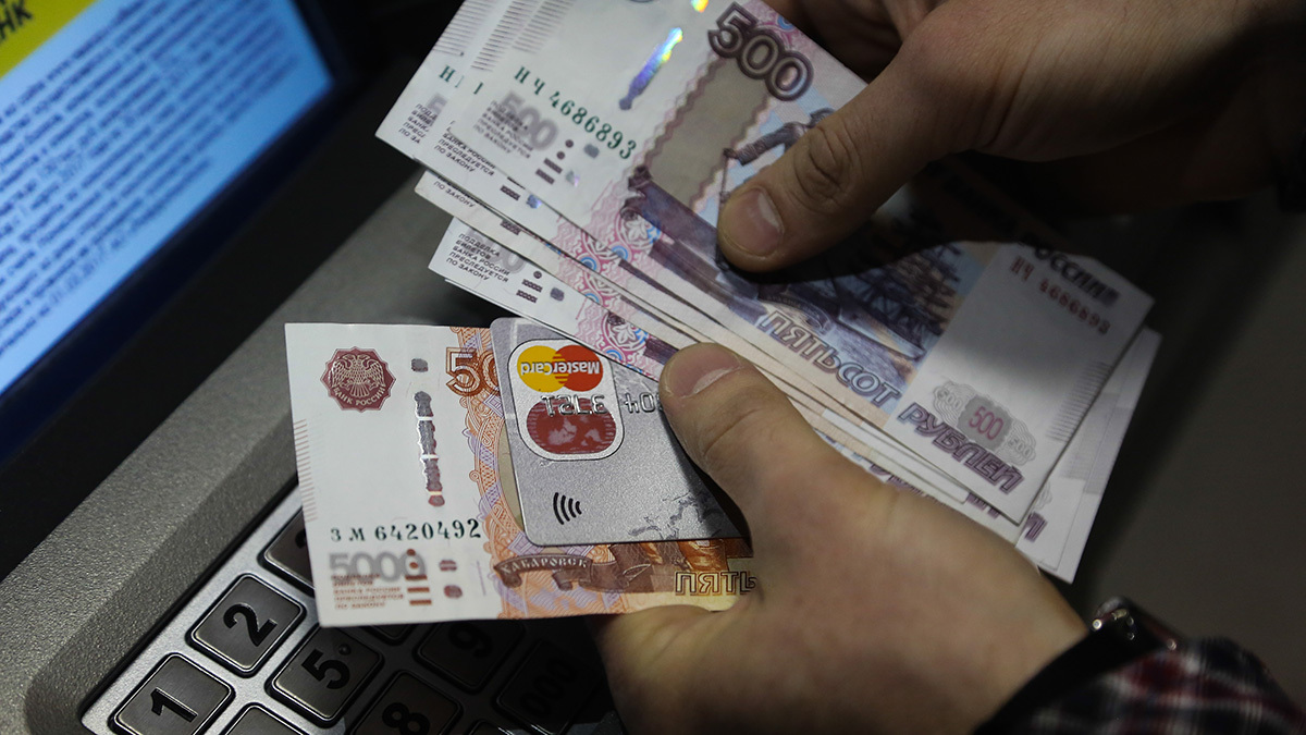 На рынке труда зарплатная гонка подходит к концу, так как потребность в персонале растет лишь в небольшом числе секторов экономики