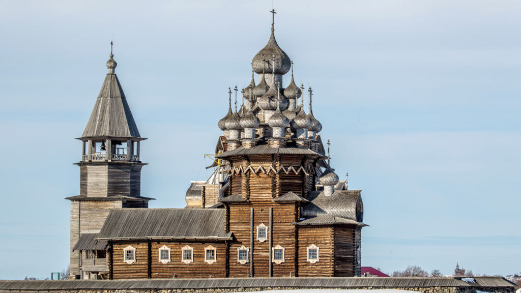 Отбросив условности, замминистра объяснил, что мнение коллектива учитывается, но в рамках государственной дисциплины