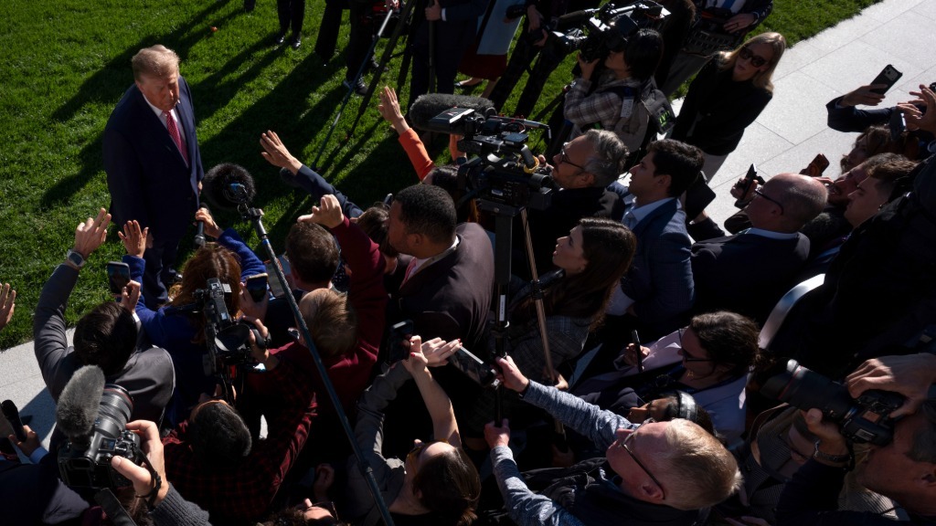 Mark Schiefelbein \ AP