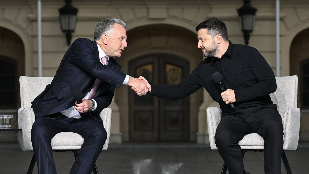 Принято считать, что президент Украины Владимир Зеленский и представитель Дональда Трампа Стивен Уиткофф не ладят, хоть и проводят уже не первую совместную встречу