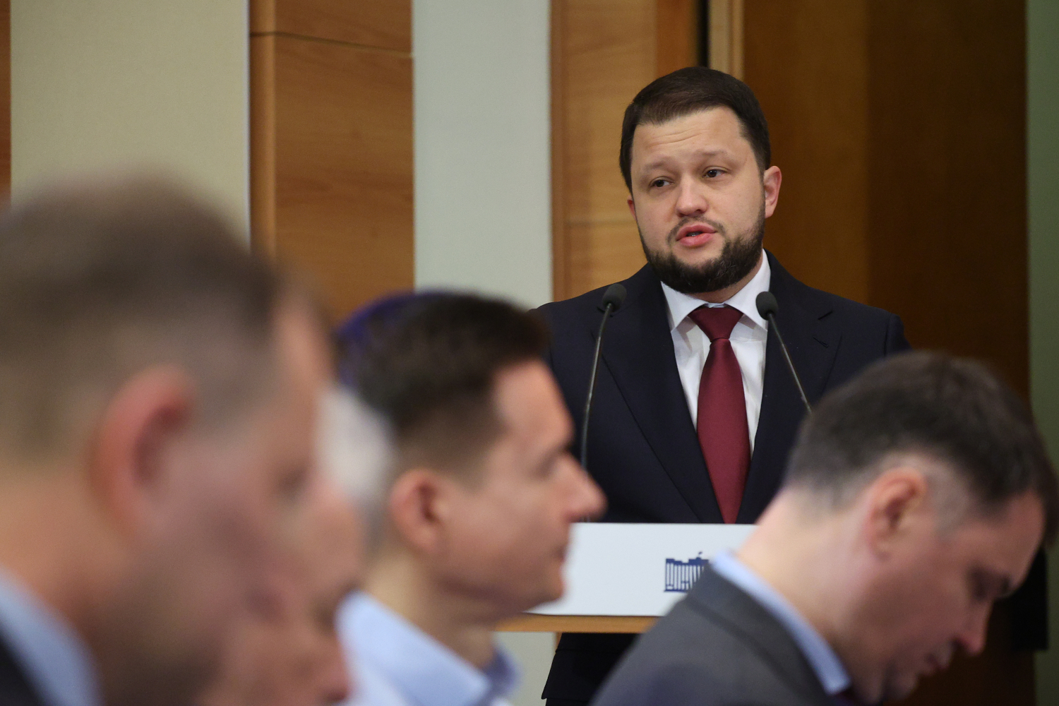 На место Никитина во главе Минтранса утвержден руководитель Росавиации Дмитрий Ядров. Он стал самым молодым министром в правительстве Мишустина на текущий момент (38 лет).