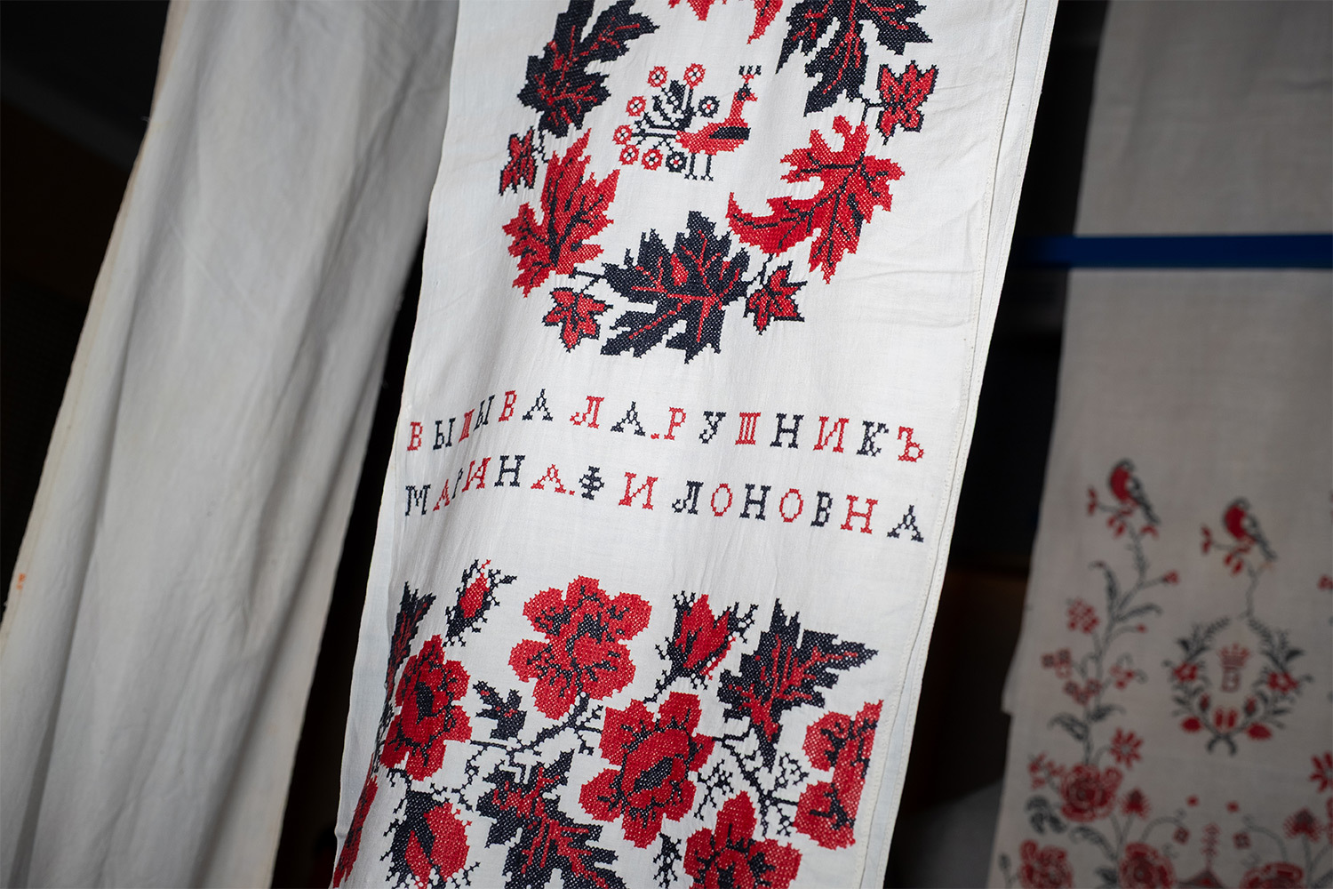 От стежка к смыслу: выставка об эволюции традиционной вышивки
