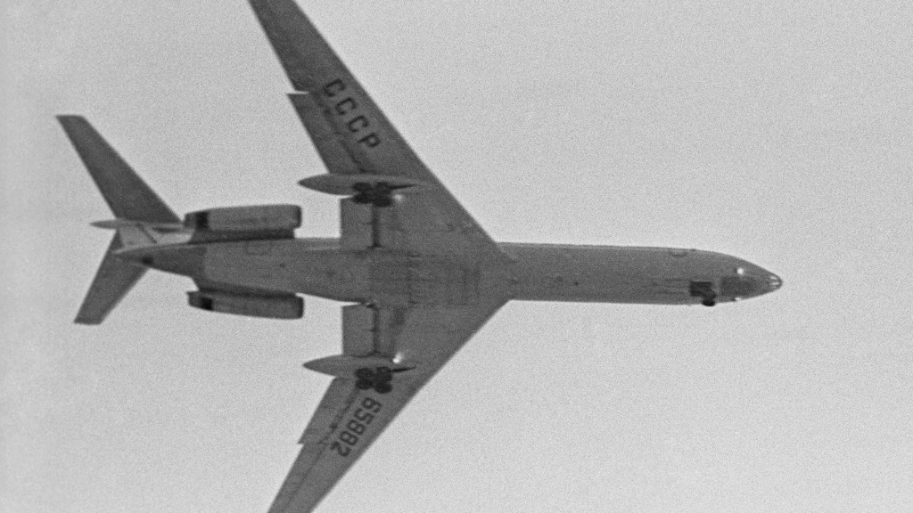 Последствия катастрофы Ту-134А в аэропорту Куйбышева (ныне – Самара), произошедшей 20 октября 1986 г.