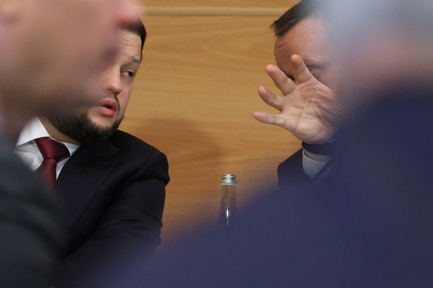 20 октября 2026 г. Министр транспорта Андрей Никитин и руководитель Росавиации Дмитрий Ядров во время утверждения Госдумой кандидатов на новые должности в правительстве РФ.