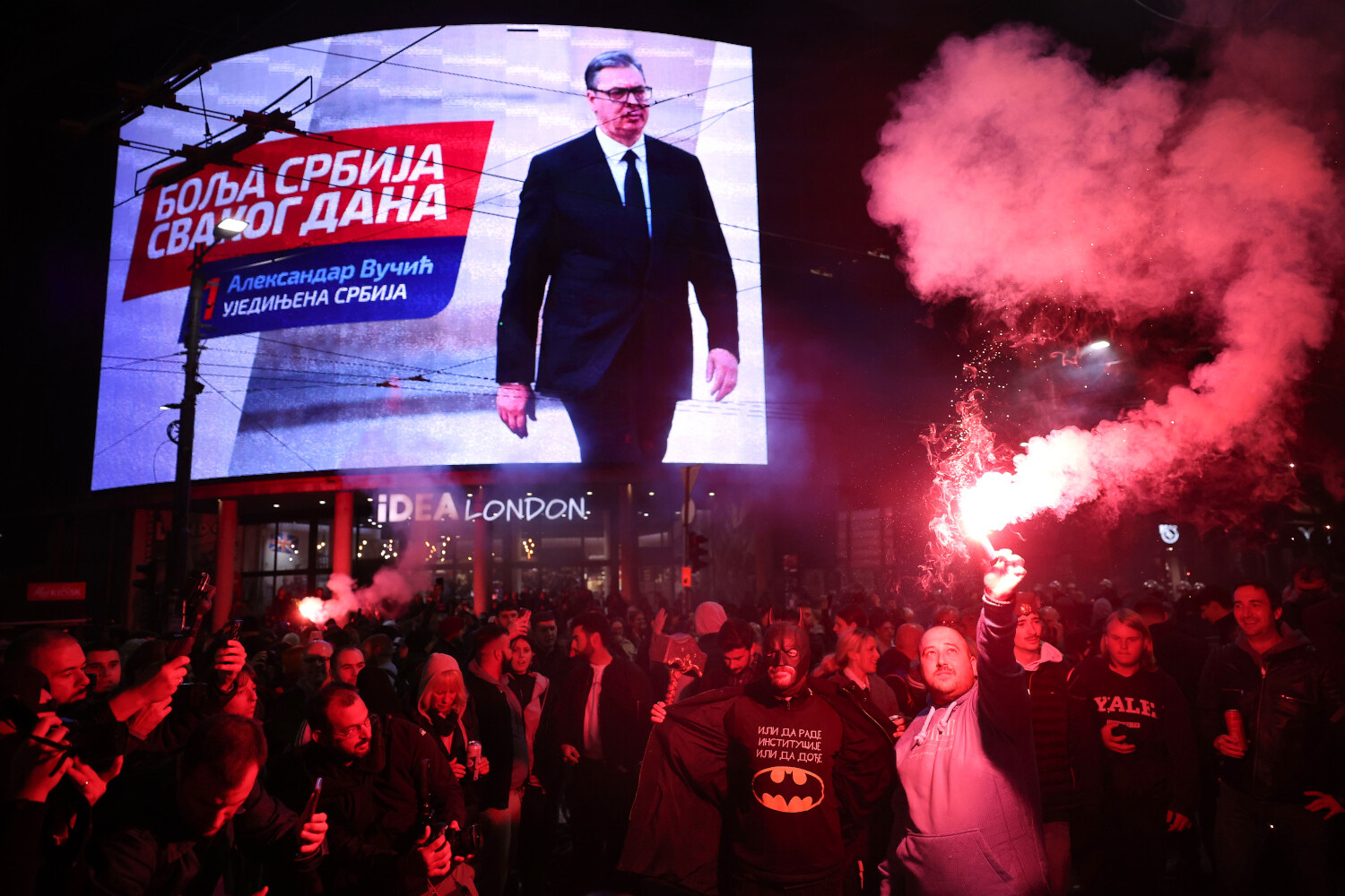 Вучич заявил, что по первым результатам уже «очевидно», что его партия потерпела поражение. Согласно данным социологов CeSID‑IPSPS, «Студенческий список» получит 138&nbsp;депутатских мандатов, а правая Сербская прогрессивная партия Вучича – 104&nbsp;места. 