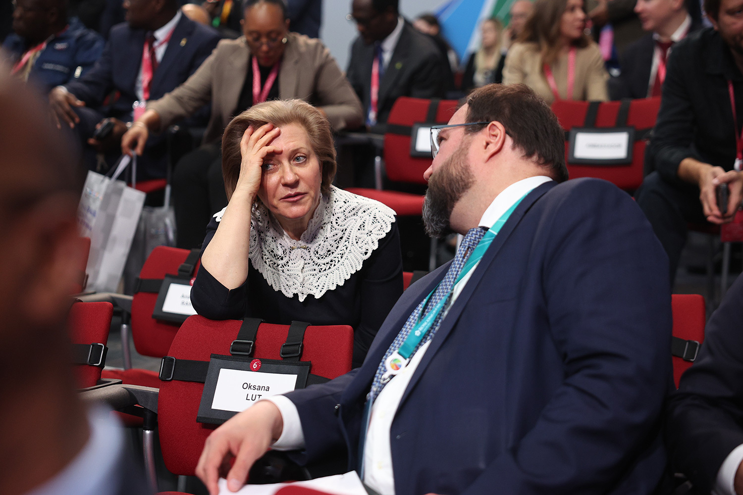 Глава Роспотребнадзора&nbsp;Анна Попова и глава Минцифры Максут Шадаев.