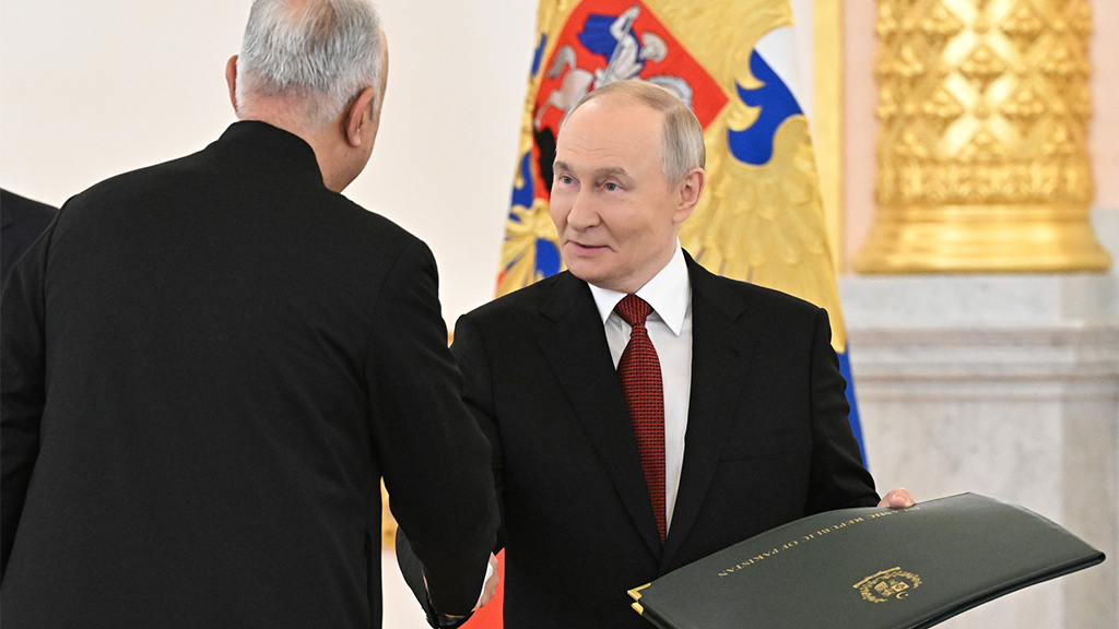 https://cdn5.vedomosti.ru/image/2026/f/12b4cv/original-1dne.webp