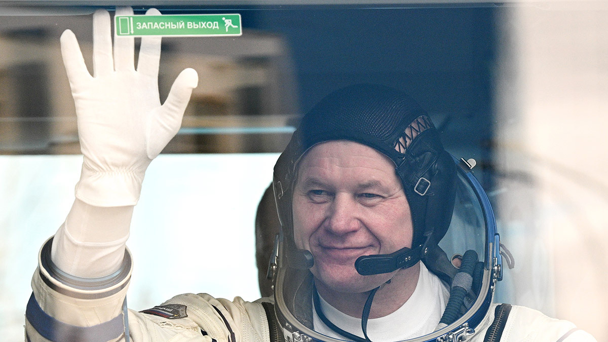 Герой России Олег Новицкий совершил три выхода в открытый космос и снялся в фильме «Вызов»
