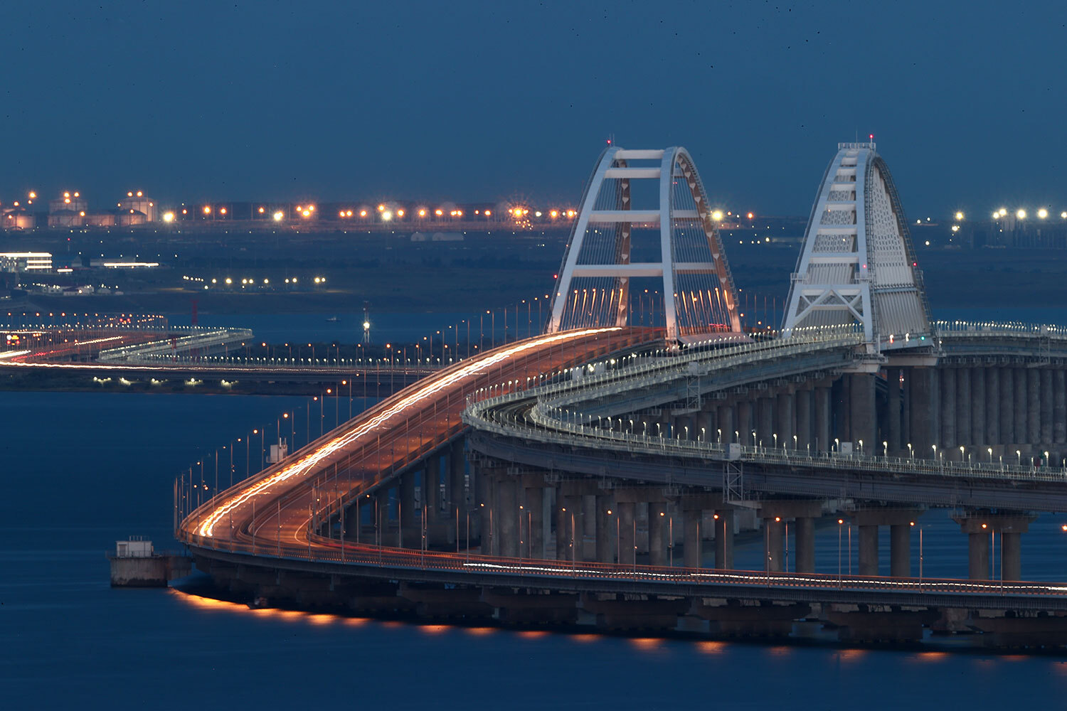 Крымский мост является самым длинным из когда-либо построенных Россией мостов и нередко называется самым длинным в Европе. 