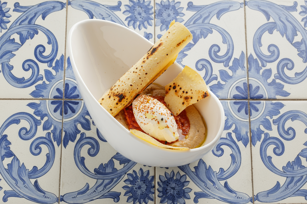 Бабагануш с лабане и нутовыми чипсами