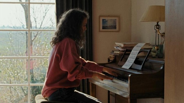 Кадр из к/ф «Кутюр»